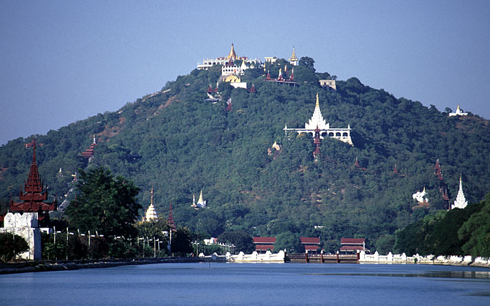 Urcati pe Mandalay Hill